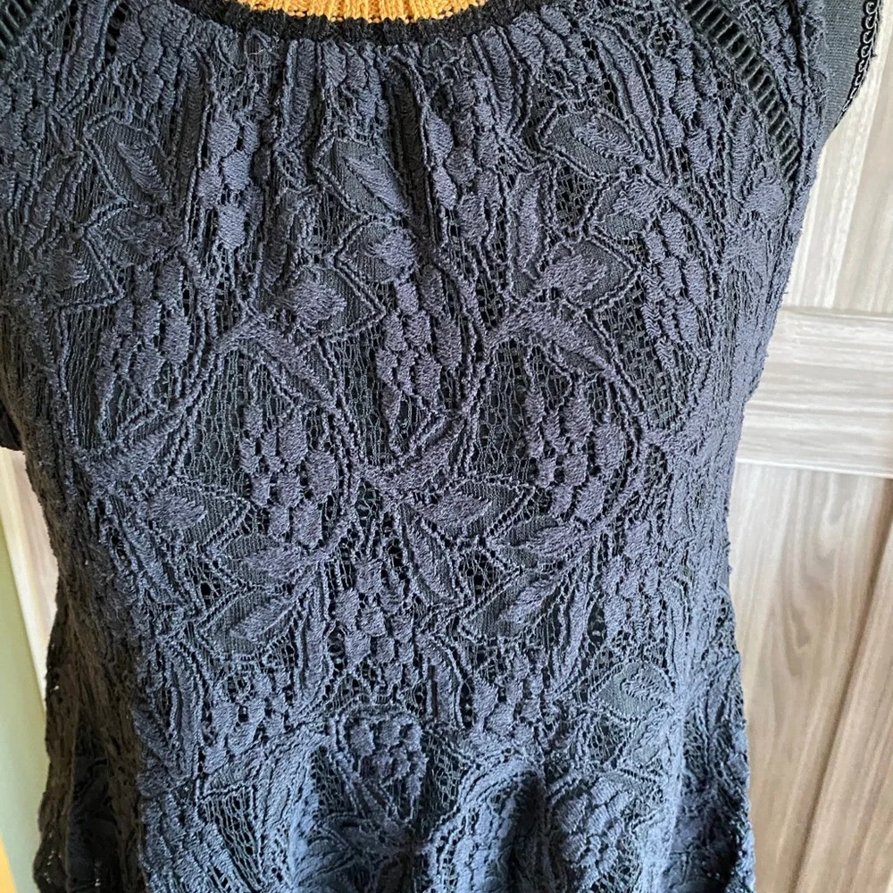 Free People black sleeveless lace top